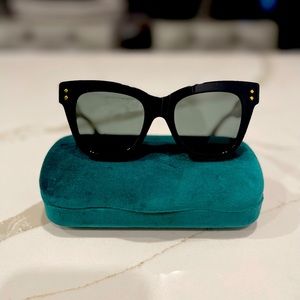 Gucci cat-eye framed sunglasses